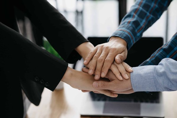 Comment coordonner un déménagement entre deux propriétaires de véhicules électriques?